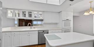 102 Riverside Drive unit: 306 Gallery 19