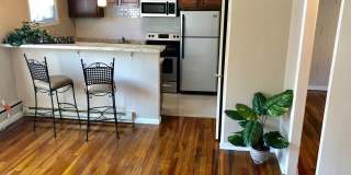 Maple Court Apartments - Where City Convenience Meets Neighborhood Charm! Gallery 3
