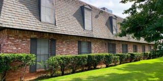 Chateau Apartments Gallery 18