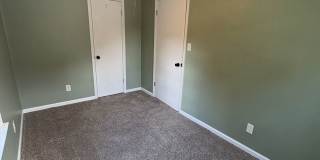 Freshly remodeled home close to APSU and Downtown Clarksville Gallery 1