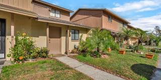 Spacious 1-bedroom, 1.5-bath, two-story Kirby Creek townhome close to N. Dale Mabry Gallery 4