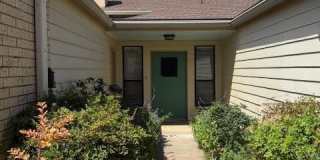405 Summit Circle Gallery 1