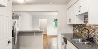Recently Updated 4-Bedroom Near DU – Utilities Included + Garage Available Gallery 5