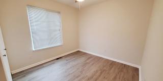 Room in 6 Bedroom Home at Henslowe Dr Gallery 8