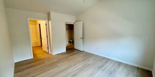 Gorgeous 2 Bedroom/2 Bathroom Condo with NEW FLOORING at Centerra!  Great Location for Commuters! Gallery 18