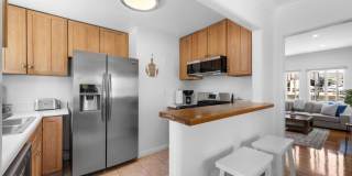 Charming 2 Bed 1 bath "fully furnished monthly rental" in La Jolla Village. Gallery 19