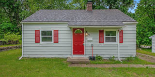 Cute Remodeled Two Bedroom 1 Bathroom Bungalow! Gallery 12