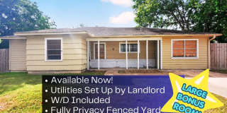 Charming 3 Bed / 2 Bath Home with Large Bonus Room – Fully Fenced Yard, Close to A&M! Gallery 1