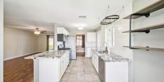 2320 W WHITTON Avenue Gallery 1