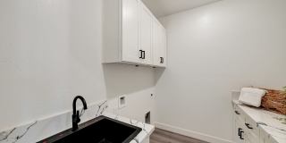 131 N Un St Gallery 22