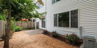 3Bd/2.5Ba in a Well-Liked Bethany Neighborhood ~ Washer/Dryer Included with 2 Car Garage and Fenced Yard!!!! Gallery 17