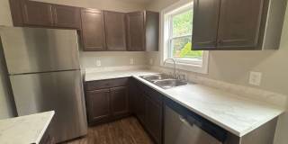 Cute, cottage in a prime location off of Oakland Ave, near Downtown and ETSU, 2 bed/1 bath for $1650 month Gallery 5