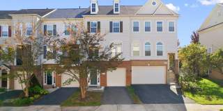 24730 CLOCK TOWER Square Gallery 1