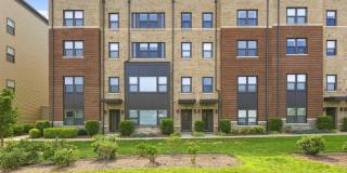 44824 TIVERTON SQ Gallery 1