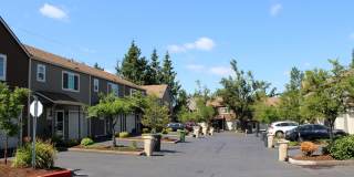 Fantastic 2 Bedroom, 2.5 Bathroom Orchard Hills Townhouse Gallery 1