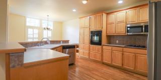 Huge, Gorgeous South Tulsa home ready for move in 05/15/2025 Gallery 16