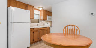 BEAUTIFUL 1 BEDROOM, 1 BATHROOM + BONUS ROOM HOME LOCATED IN THE HIGHLY SOUGHT AFTER 55+ BRADENTON TROPICAL PALMS COMMUNITY! Gallery 11