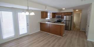 Spacious 3 bedroom duplex with 2.5 baths. Gallery 7