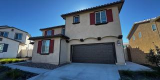 Beautiful, Almost New Winchester 5 Bedroom House with SOLAR Gallery 1