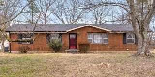 3 Bedroom 1 1/2 Bath Home For Rent Near Madison Street! Gallery 1