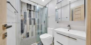 1104 NE 85th St Gallery 21
