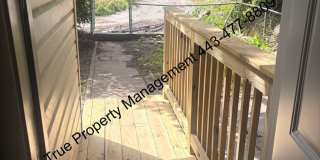 Spacious 3 Bedroom Home with Backyard & In-Unit Washer/Dryer Gallery 11