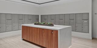 555 S Barrington Ave Gallery 35