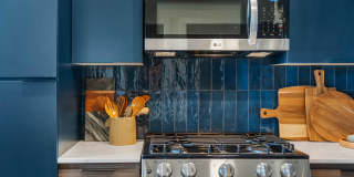 Aura Uptown Gallery 3