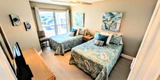 Seasonal/short term 2/2 vacation condo close to Anna Maria Gallery 27