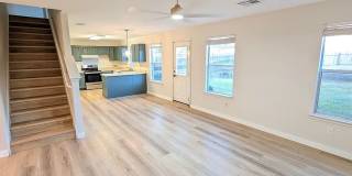 Room in 3 Bedroom Home at Phillips St Gallery 13