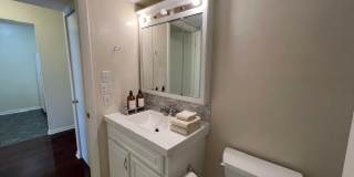 2111 WISCONSIN AVE NW #420 Gallery 14