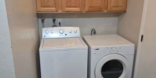 Cute end unit townhome 3-bedroom 2 baths in Thornton. Gallery 8