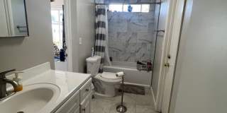 6 Bedroom 3 Bath- Large rooms, AC Gallery 19