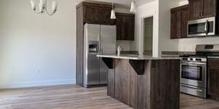 Desert Bluff 4 Bed Home! Gallery 6