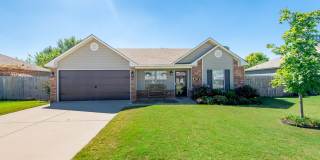 3 Bedroom 2 Bath Home Near Wal Mart HQ! Gallery 1