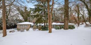 11 Juneau Boulevard Gallery 1