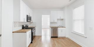 1430 W Superior Street unit: 2R Gallery 9