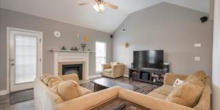 3 Bedroom/2 Bathroom Home with Deck, Garage, and Fenced Backyard less than 3 Miles from Ft. Gordon Gallery 8