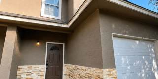 Beautifully Renovated Town-home - Near Medical Center Gallery 1