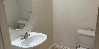Newer 4bed 2.5 bath House Gallery 8