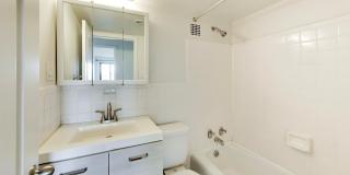 Amazing Location - 1Bed/1Bath Condo - Assigned Parking Gallery 13