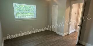 Updated and Upgraded Spacious 1/1 Apartment in the Mills/50 District Gallery 14