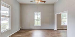 227 Alcovy Street Gallery 6