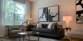 Aurora on the Trail - Apartments & Townhomes Gallery 8