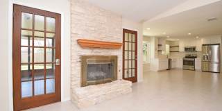 4/3 w/ Fenced yard & enclosed patio! Gallery 5