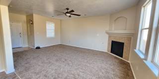 Amazing, Large 3 Bedroom Home in Southwest Albuquerque. Refrigerated Air, 2 Car Garage Gallery 1