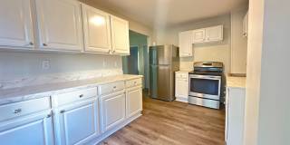 2 Bedroom Unit Close to Downtown Gallery 1