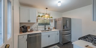 112 N. Maple Avenue #1 Gallery 1