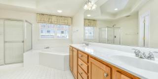 42485 REGAL WOOD Gallery 24