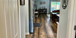 5 bedroom home with fenced in yard!!! Gallery 6